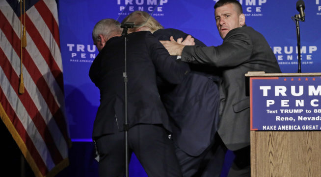Trump's non-stop vacations have bankrupted the Secret Service