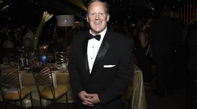 Sean Spicer 'absolutely' regrets lying about the size of Trump's inauguration crowd Sean Spicer 'absolutely' regrets lying about the size of Trump's inauguration crowd