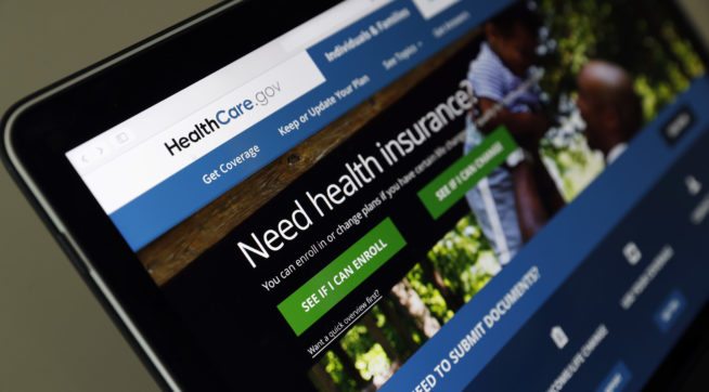 Despite setbacks, senators continue to pitch bipartisan health care fix Despite setbacks, senators continue to pitch bipartisan health care fix