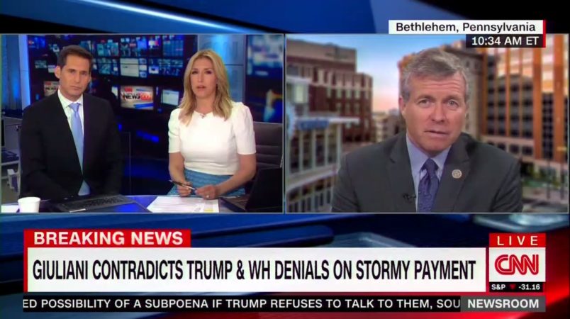 April Ryan accuses Sarah Huckabee Sanders of 'singling her out'